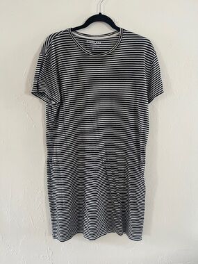 Everlane Black and White Striped T-Shirt Dress